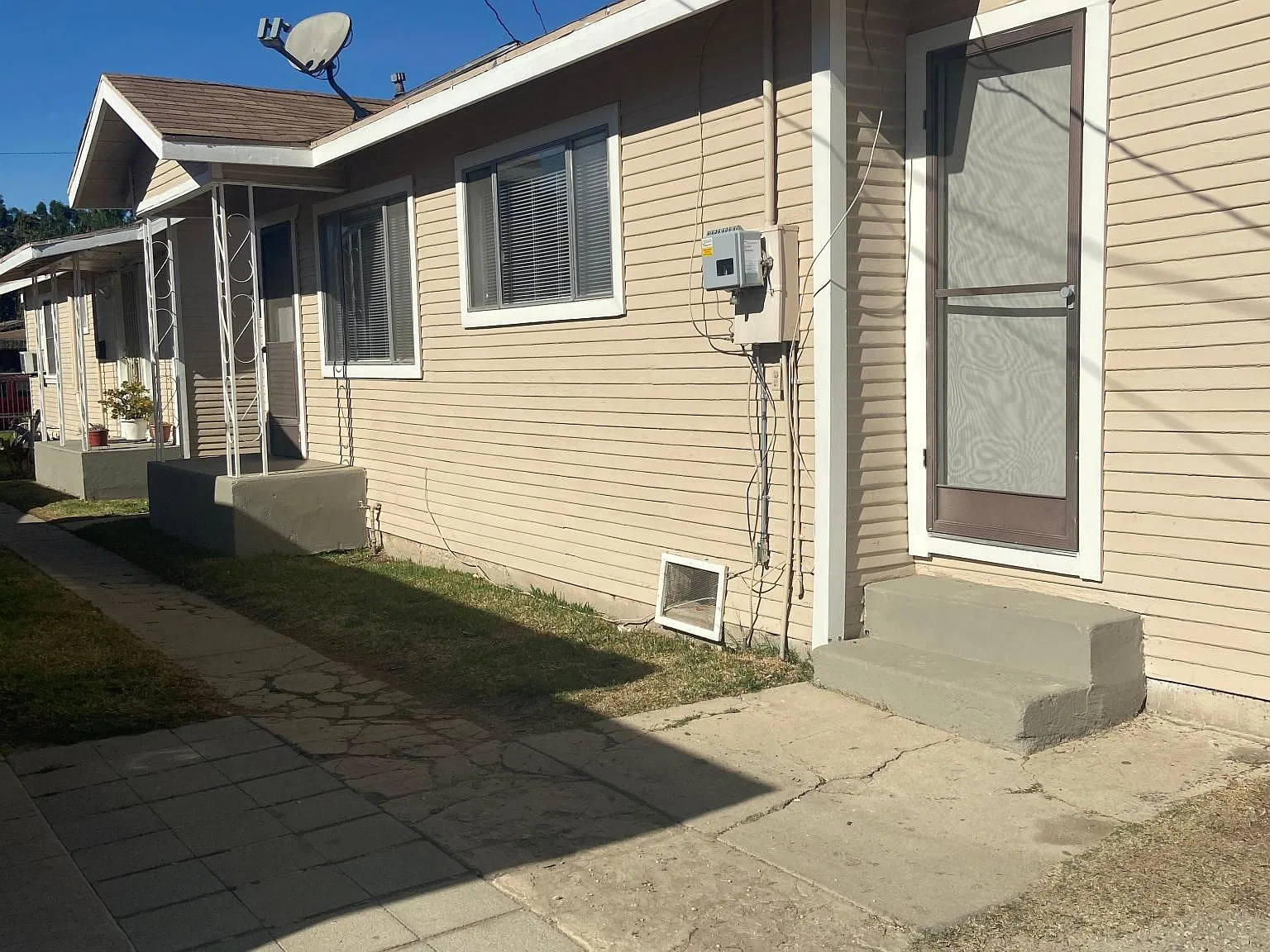 1018 S Fetterly Ave — Photo 3