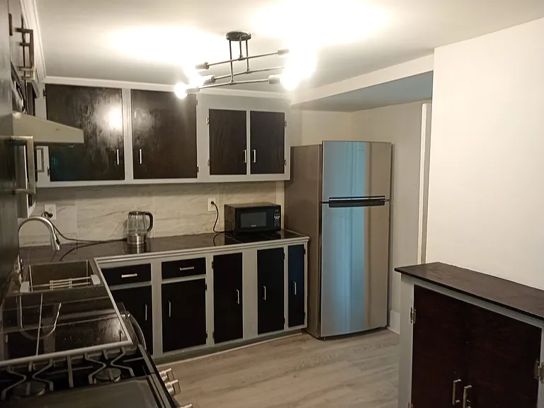 304 W Burwell St — Photo 17