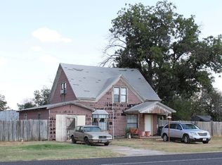 808 Main St, Byers, TX 76357