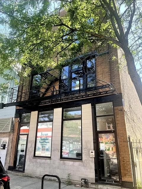 1st image of 3421 W Armitage Ave #3