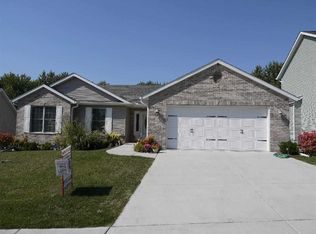 5352 Hillandale Rd, Davenport, IA 52806