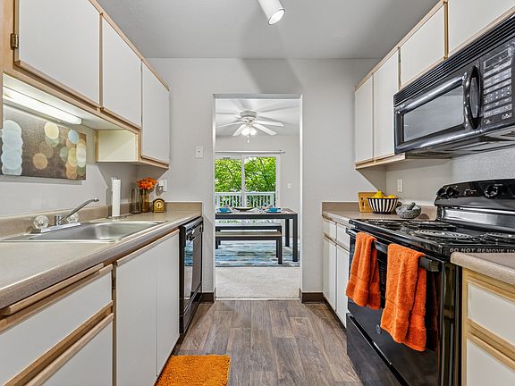 Kitchen | 2-Bedroom | Clermont