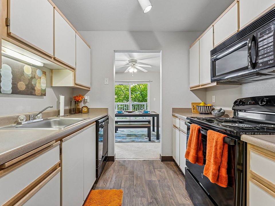 Kitchen | 2-Bedroom | Clermont