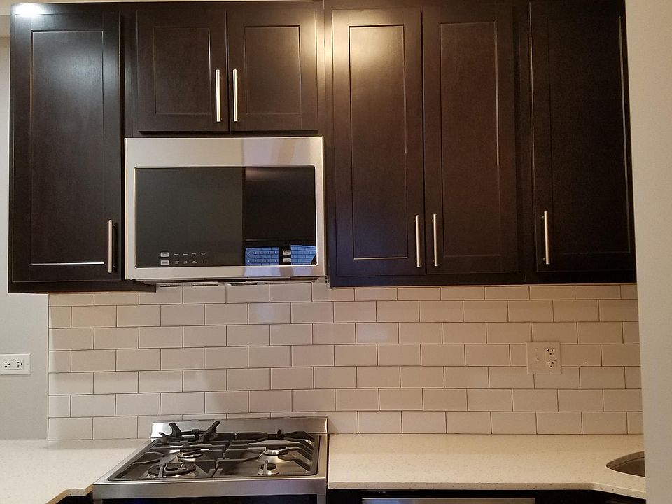 1st image of 540 W Oakdale Ave #306