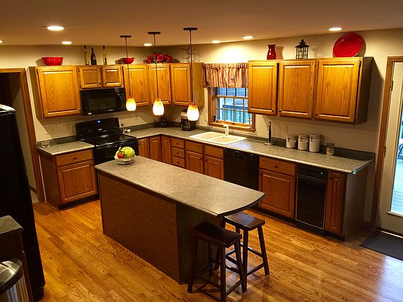 3rd image of 5215 Shoal Creek Cir