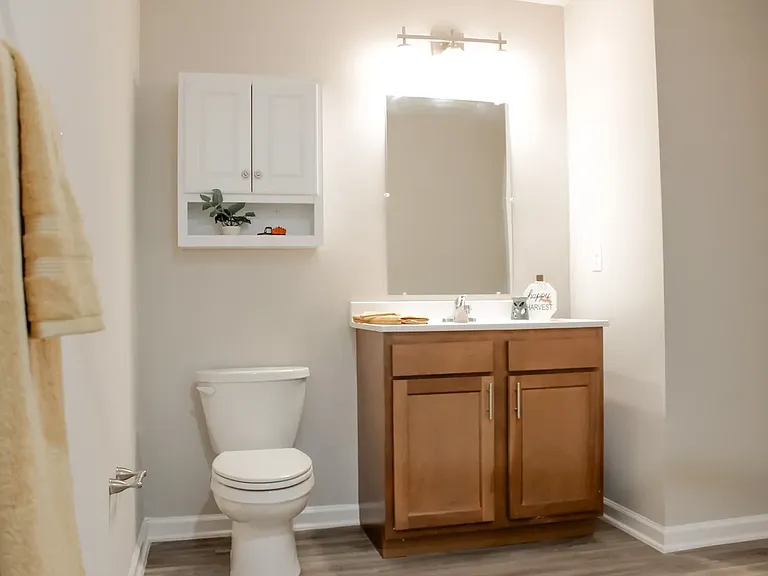 Oakdale Apartments — Photo 7