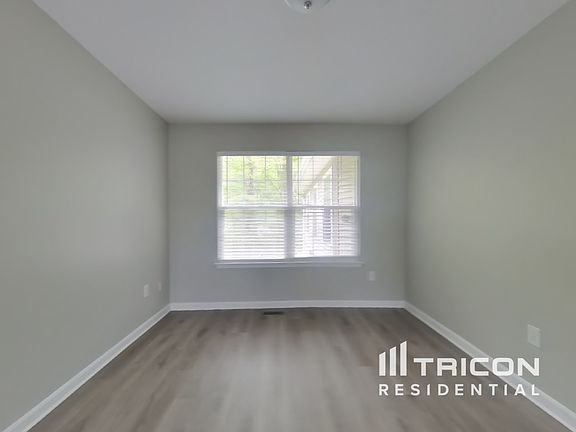 3rd image of 12803 Dunkirk Dr