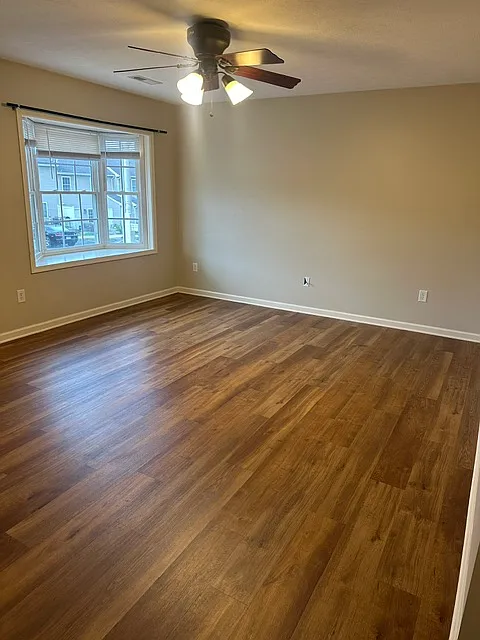 3 bed, 2.5 bath, 1412 sqft, $1,800 — Photo 4