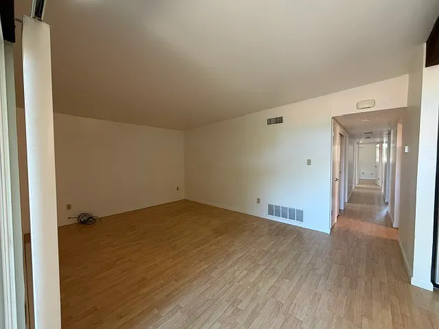807 Radcliffe Dr — Photo 5