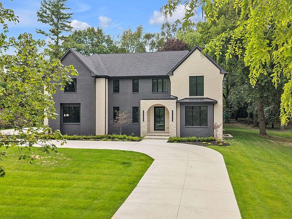 2nd image of 4546 Niagara Ln