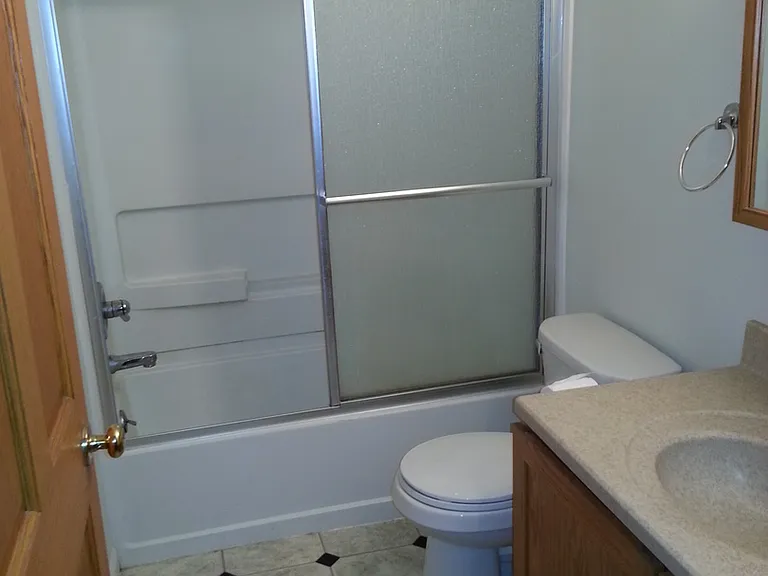 224 1/2 S Linn St — Photo 4
