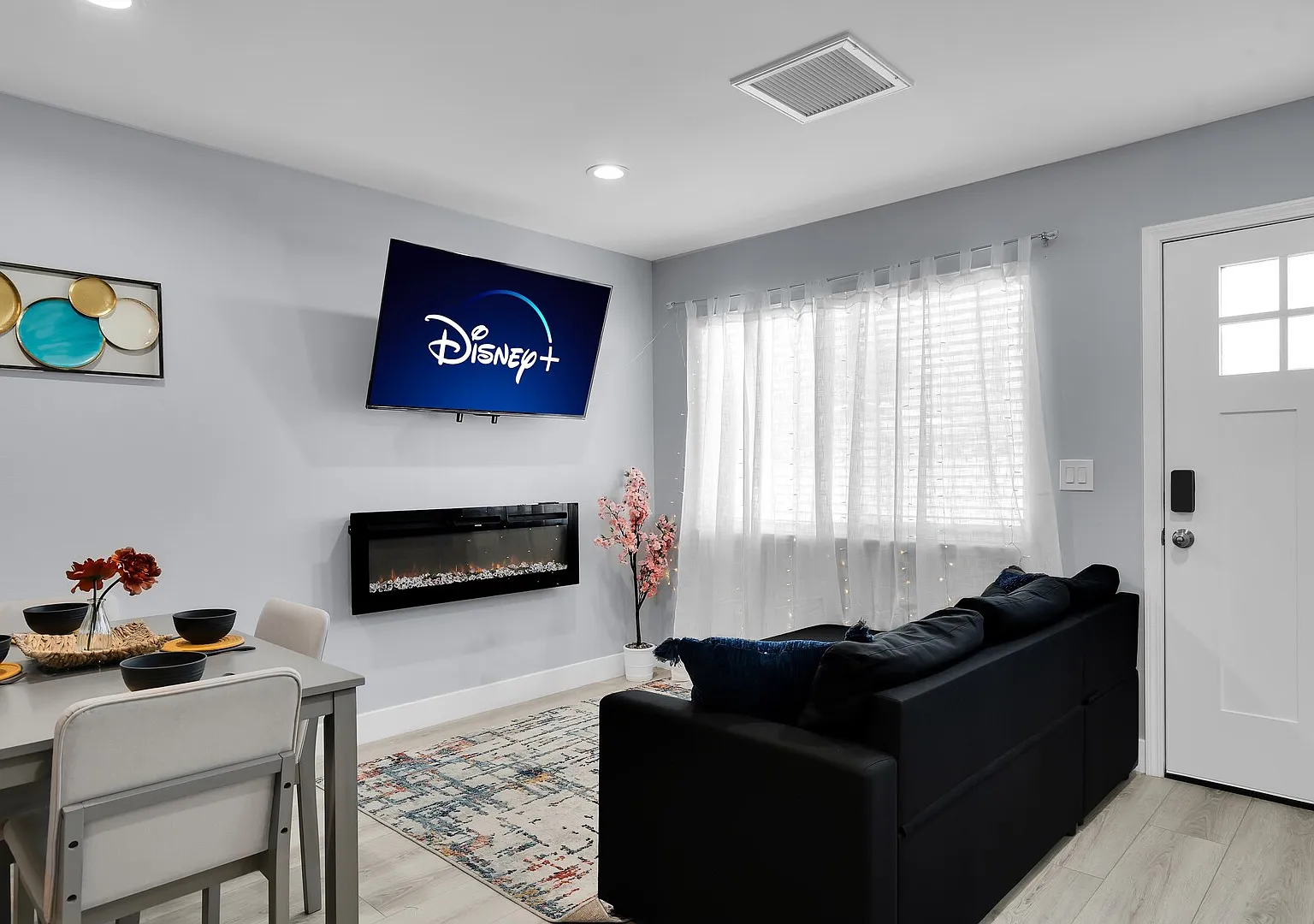 Fully furnished 1 bed 1 bath home — Photo 1