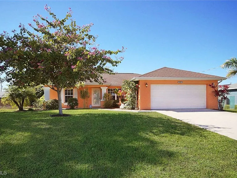 1916 NW 13th Pl — Photo 4