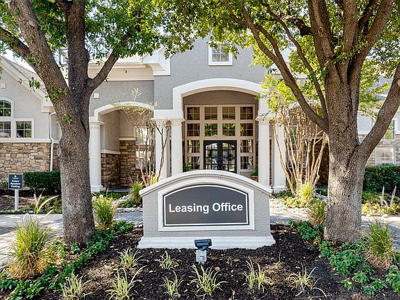 Discover your new home with our leasing experts