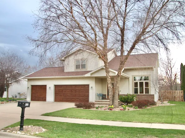 2856 Newport Ave, Oshkosh, WI 54904