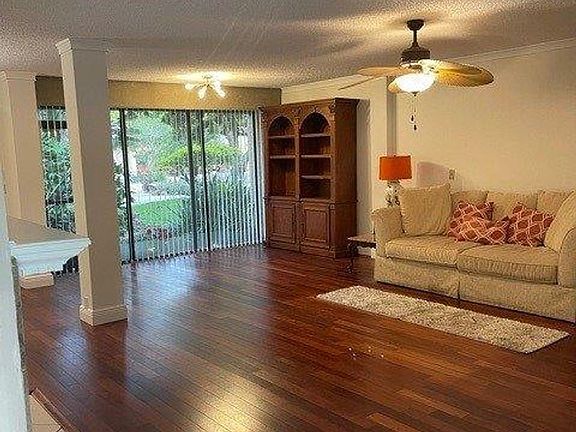 2nd image of 1236 Saint Tropez Cir