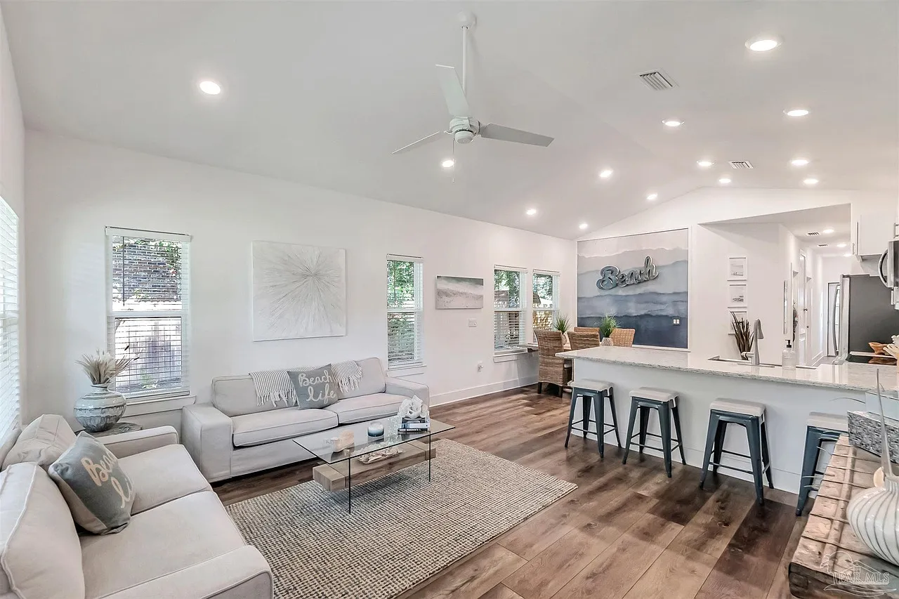 3 bed, 1226 sqft, $1,875 — Photo 3
