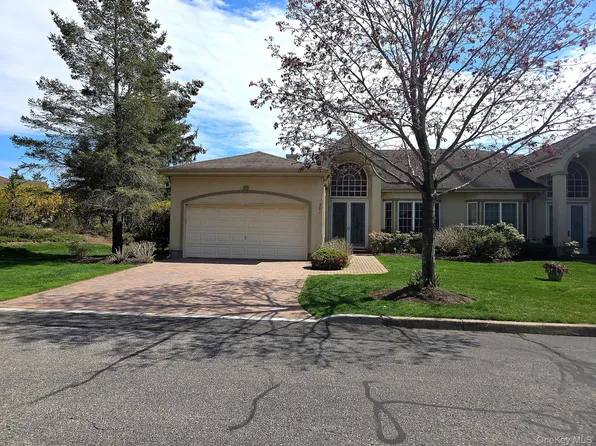 381 Altessa Boulevard, Melville, NY 11747