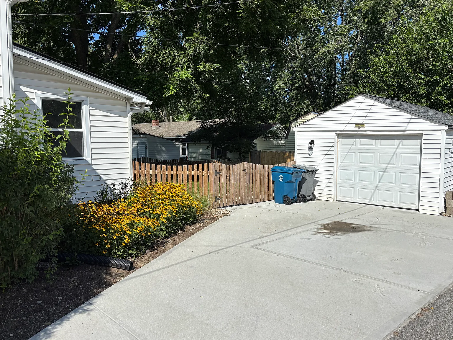 2 bed, 948 sqft, $1,395 — Photo 2