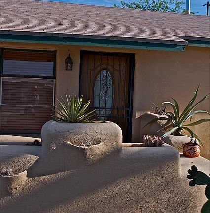 3/2, eat in kitchen, dining room & den