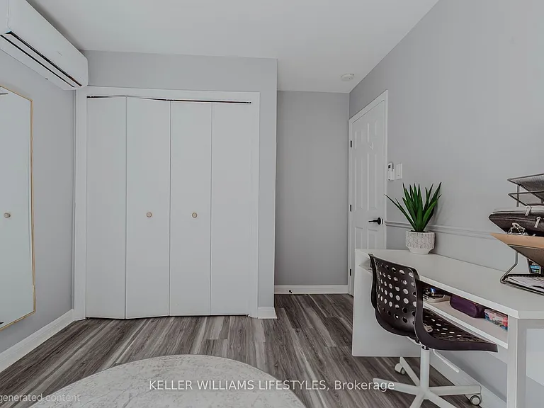 361 Vesta Rd #MAIN FLOOR — Photo 7