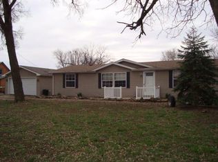 208 S Grant St, Marion, KS 66861