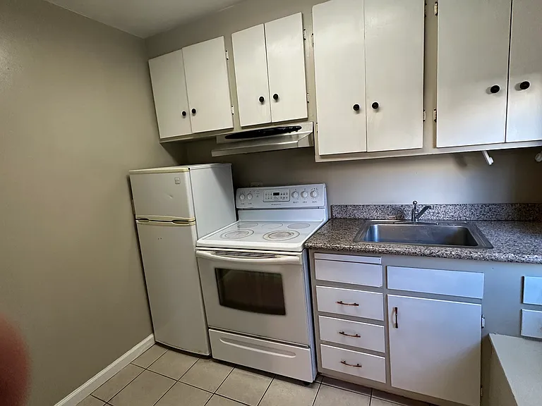2533 Hillegass Ave #106 — Photo 4