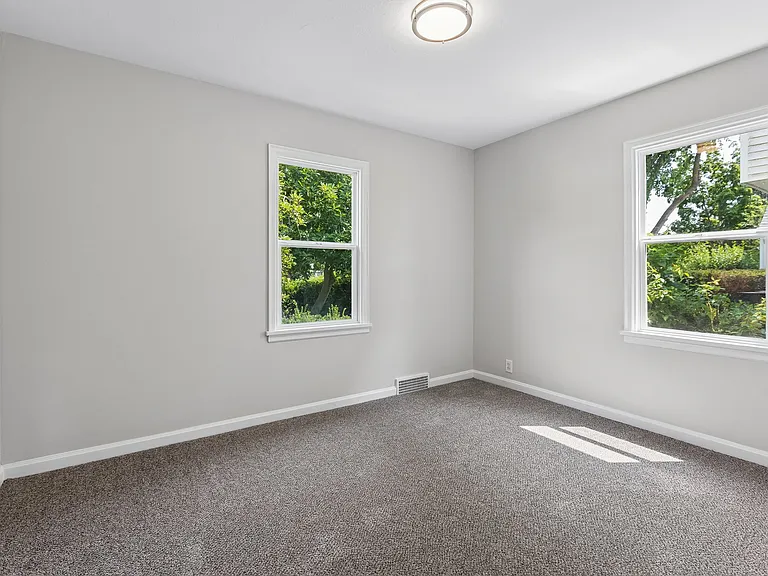 2602 Madison St — Photo 5