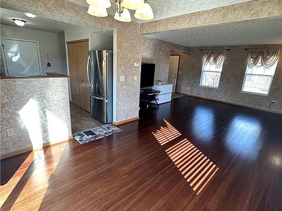 3rd image of 106 Ingold St
