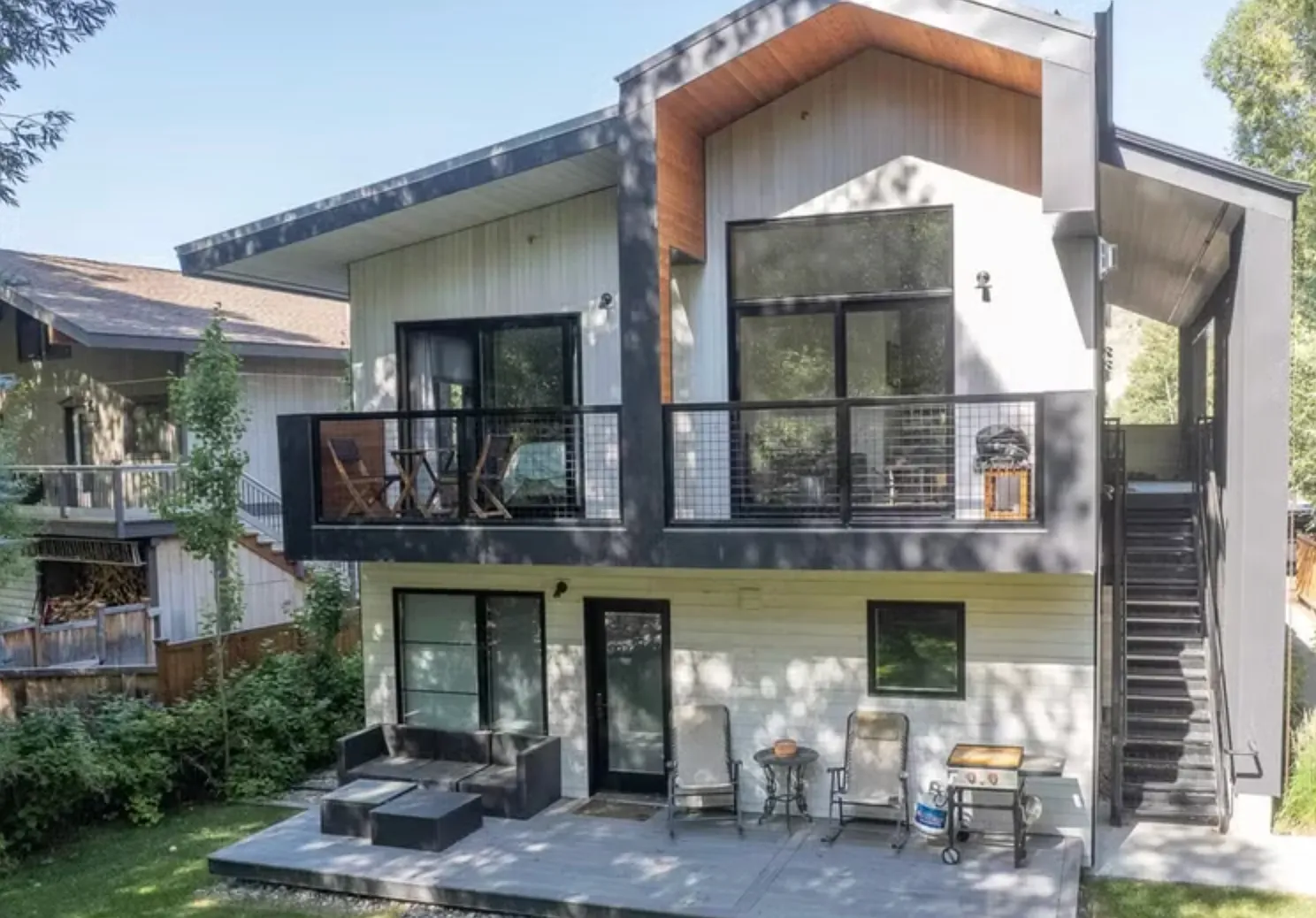 2 bed, 850 sqft, $3,900 — Photo 2