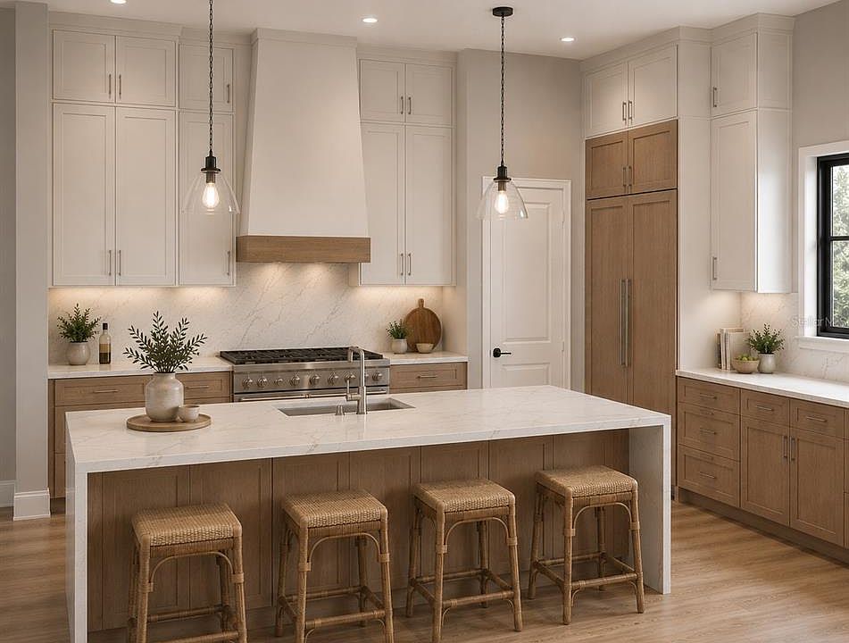 2nd image of 910 Enclave Pl
