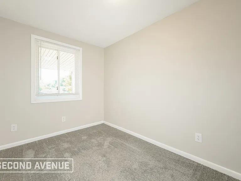 127 Stowe Dr — Photo 18
