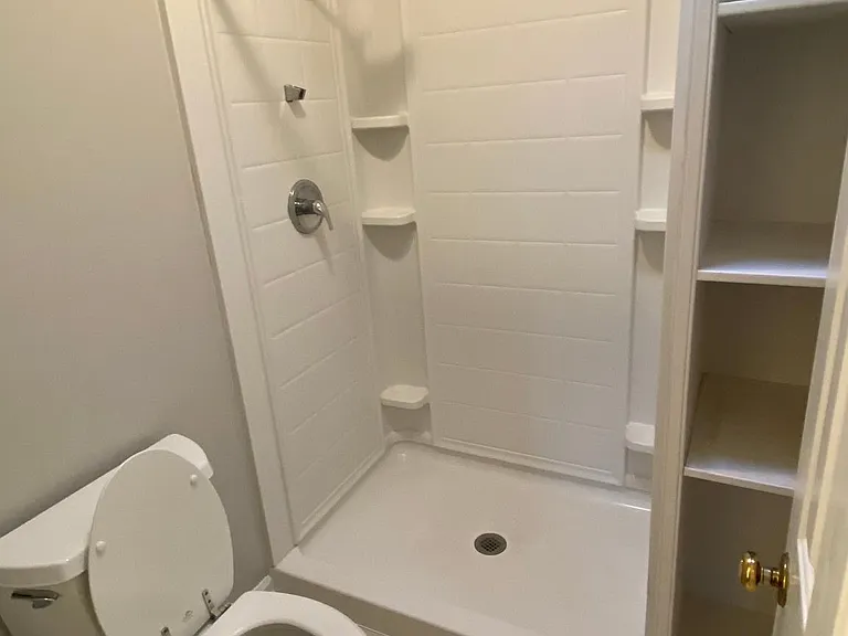 101 Inglewood Ct — Photo 16