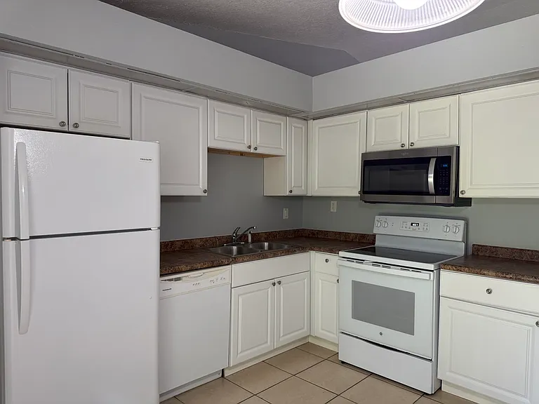 1707 Ridgewood Ln #A — Photo 6