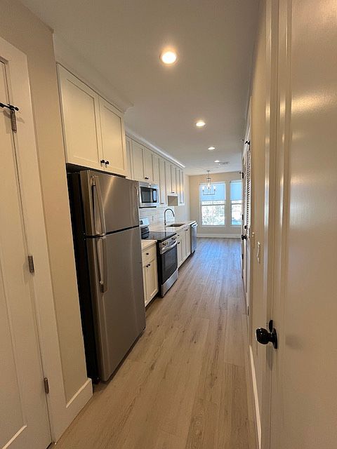 1st image of 186 Bedford St #202