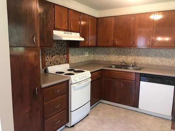 5th image of 206 Winthrop Dr