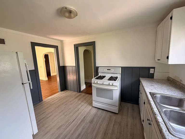 2431 Prast Blvd — Photo 5