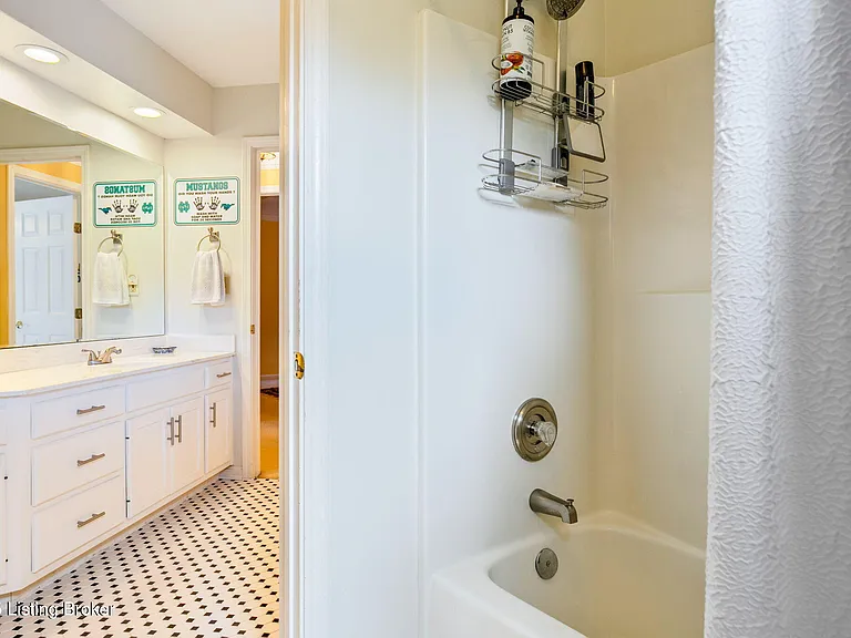 2903 Windward Ct — Photo 43
