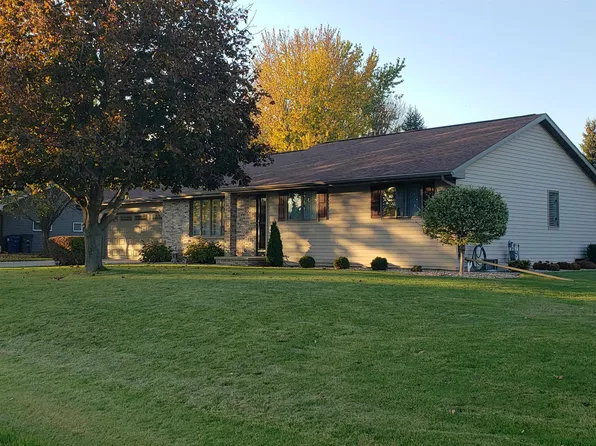 W6422 Lilac Ln, Greenville, WI 54942