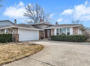 24W621 Partridge Ct, Naperville, IL 60540