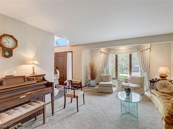 4th image of 33278 Allenbury Dr