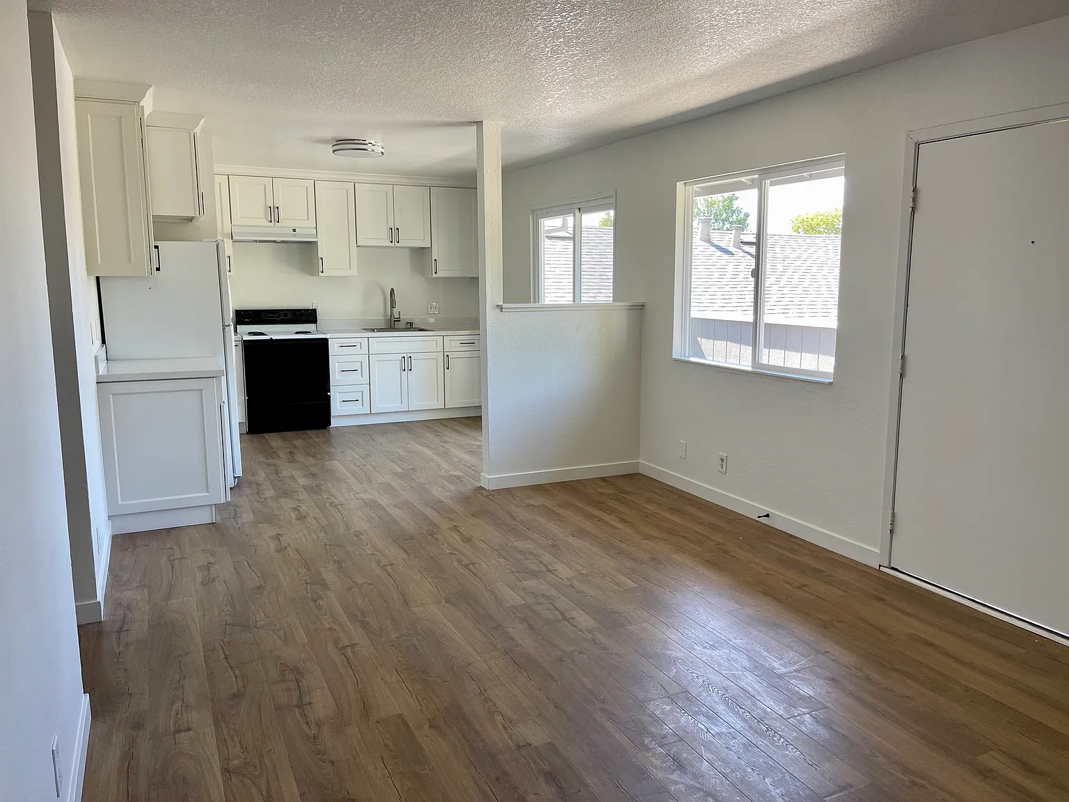 2 bed, 892 sqft, $2,250 — Photo 3