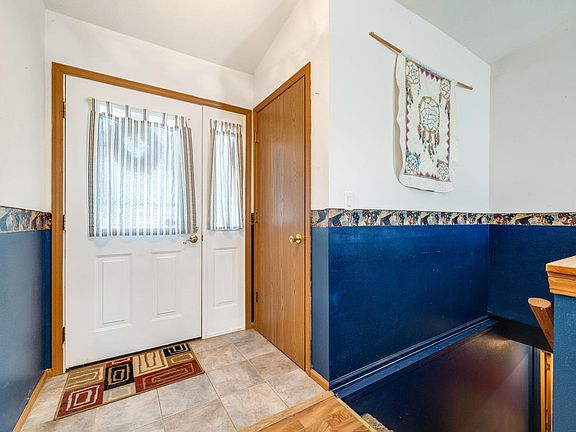 4th image of 227 Meadow Dr