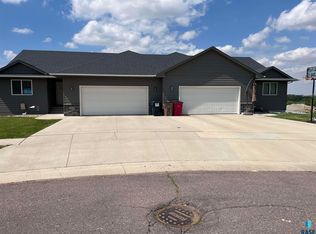 1320 N Archer Dr, Sioux Falls, SD 57103