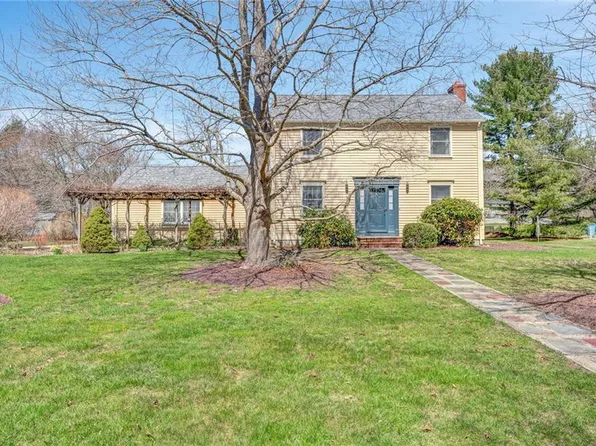 31 Keats Dr, North Kingstown, RI 02852