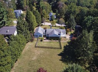 9745 Lindsay Rd, Pittsburgh, PA 15237