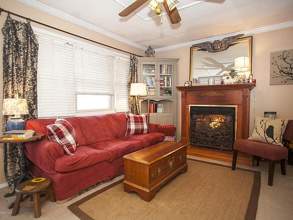 2nd image of 24 Moorage Ave