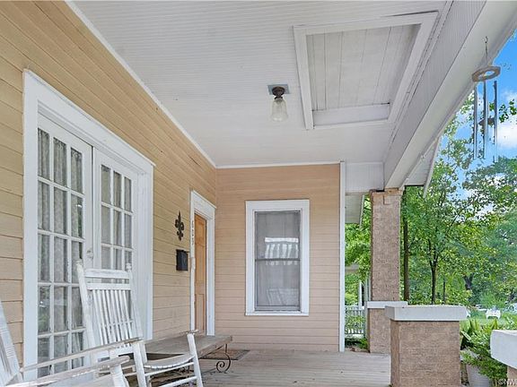 2nd image of 609 Wilkinson St