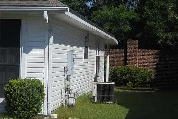 624 Eastwood Cir — Photo 32