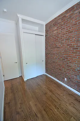 Rented by CITY SKYLINE REALTY INC | media 33